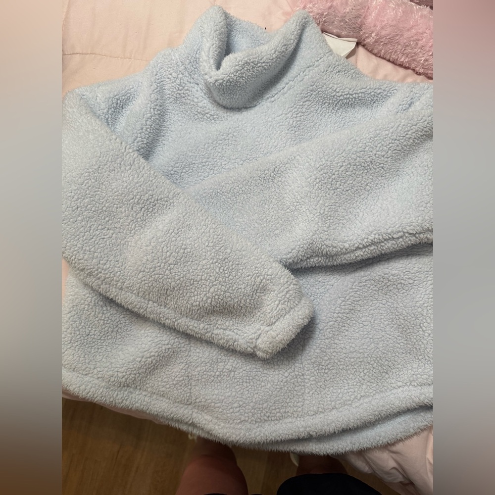 Light Blue Fleece - Picture 13 of 13